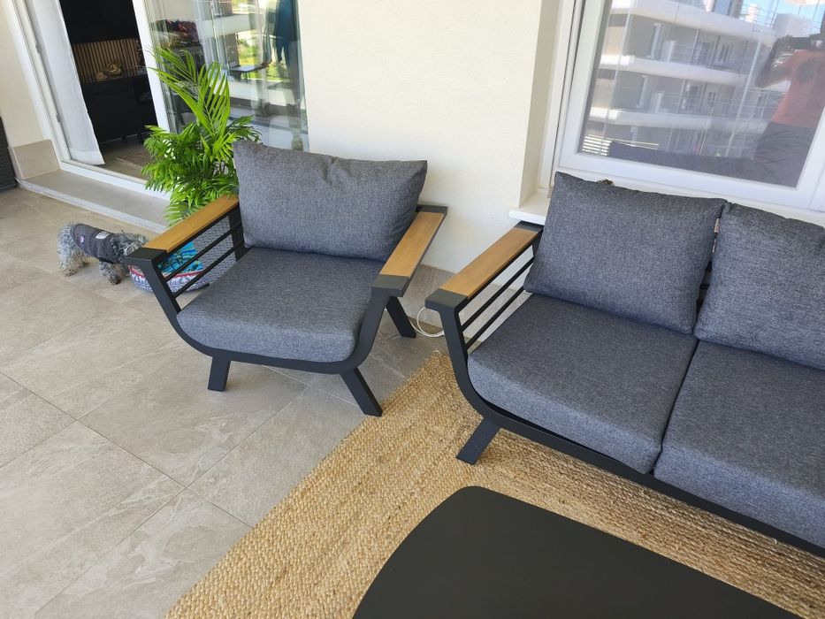 Vendo conjunto de sofás e mesa de exterior
