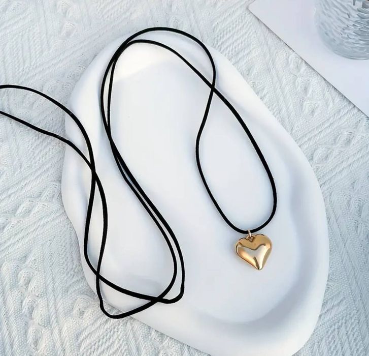 Чокер, підвіска з сердечком