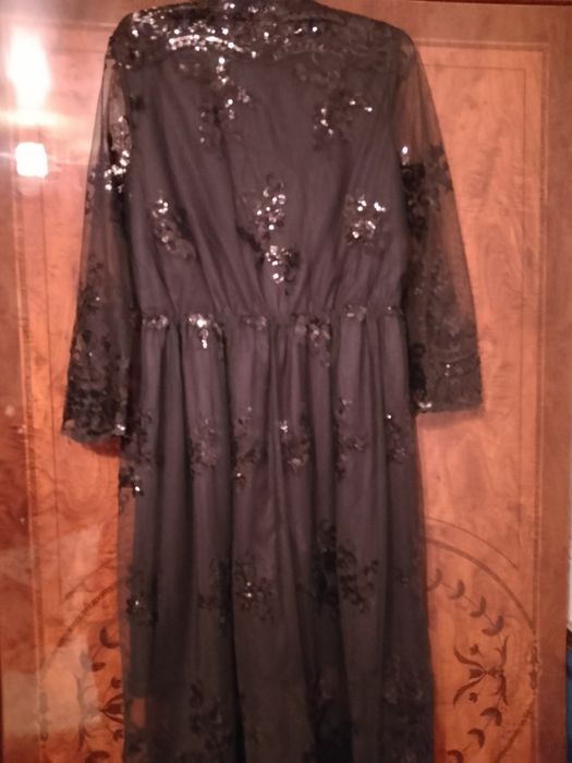 Продам плаття з паєтками