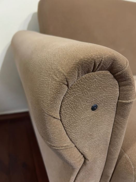 Диван та два крісла