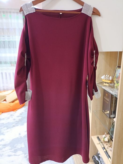 Плаття бордового  кольору