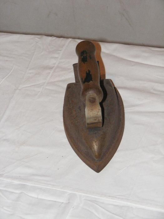 ferro de engomar antigo