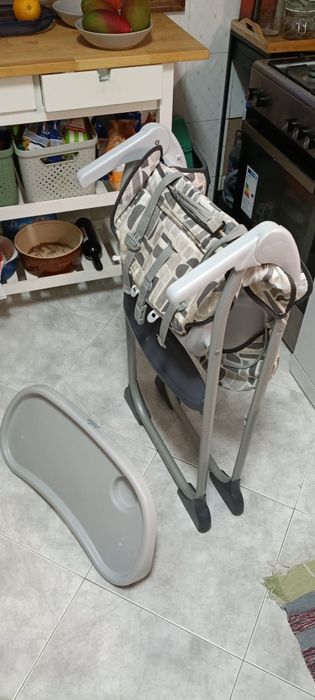 Cadeira alta de papa - Joie Snacker 2 em 1
