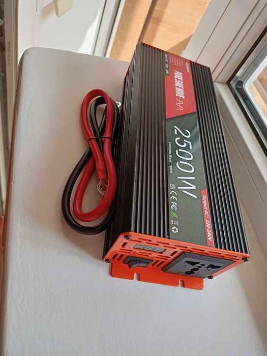 Інвертор(перетворювач)чиста синусоїда DC12V-AC220V(max 2500W)