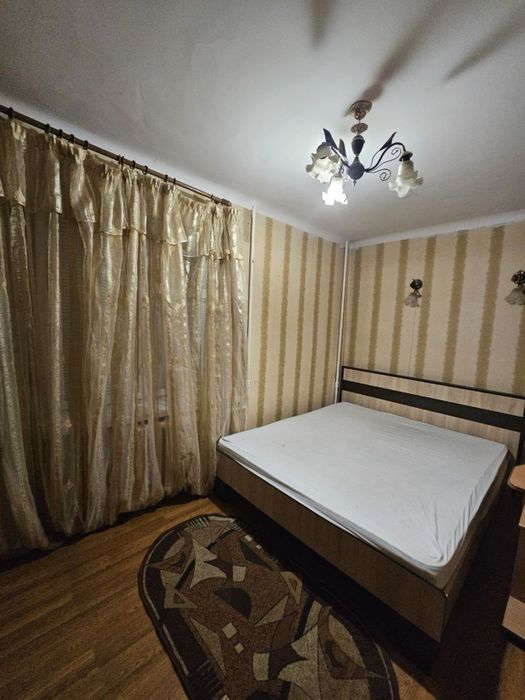 Беремо на місяць Оренда трьохкімнатної квартири по Довженко