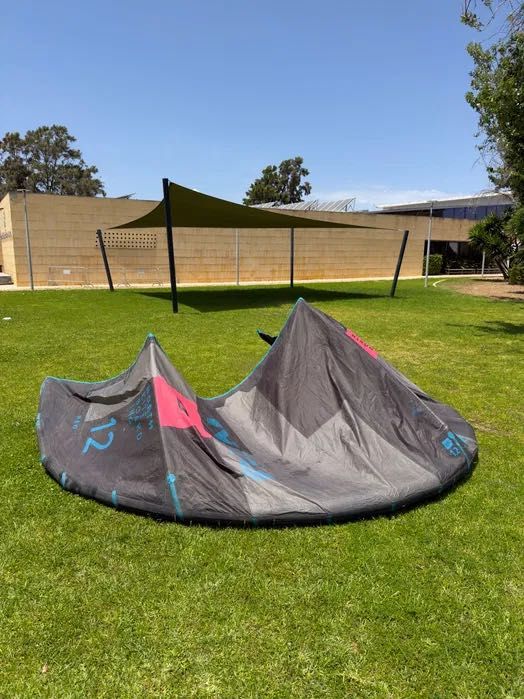 North Neo 12m Kite — Great Condition (Crispy Canopy)