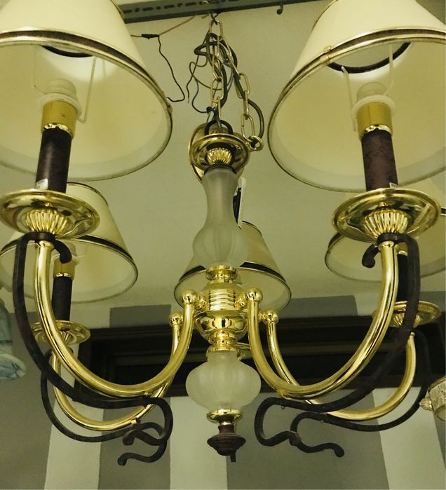 Candeeiro de teto novo - 4 abat-jours