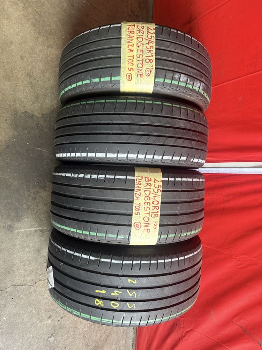 Pneus 225/40/18 + 255/40/18 Bridgestone Todos Iguais Impecaveis