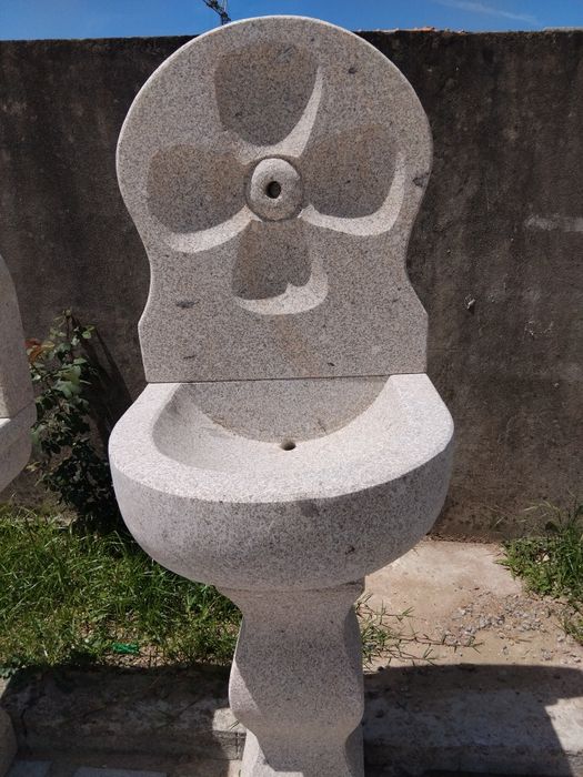 Fontanario de granito