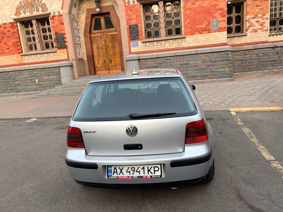 Продам Volkswagen Golf 1.6.