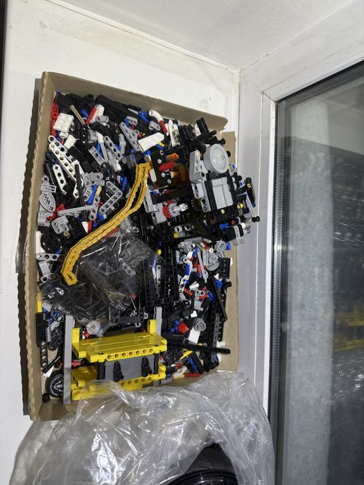 Продам лего техник на вагу Лего!