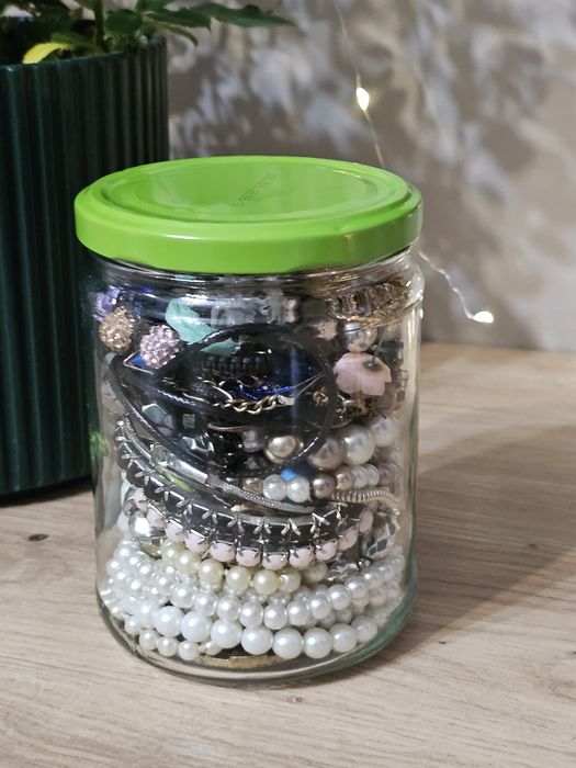 Słoik z biżuterią, mystery jar