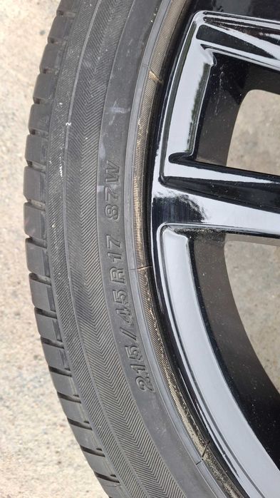 Koła felgi Lexus CT 200H 7J ET45 17" 215/45/17-Opony Yokohama