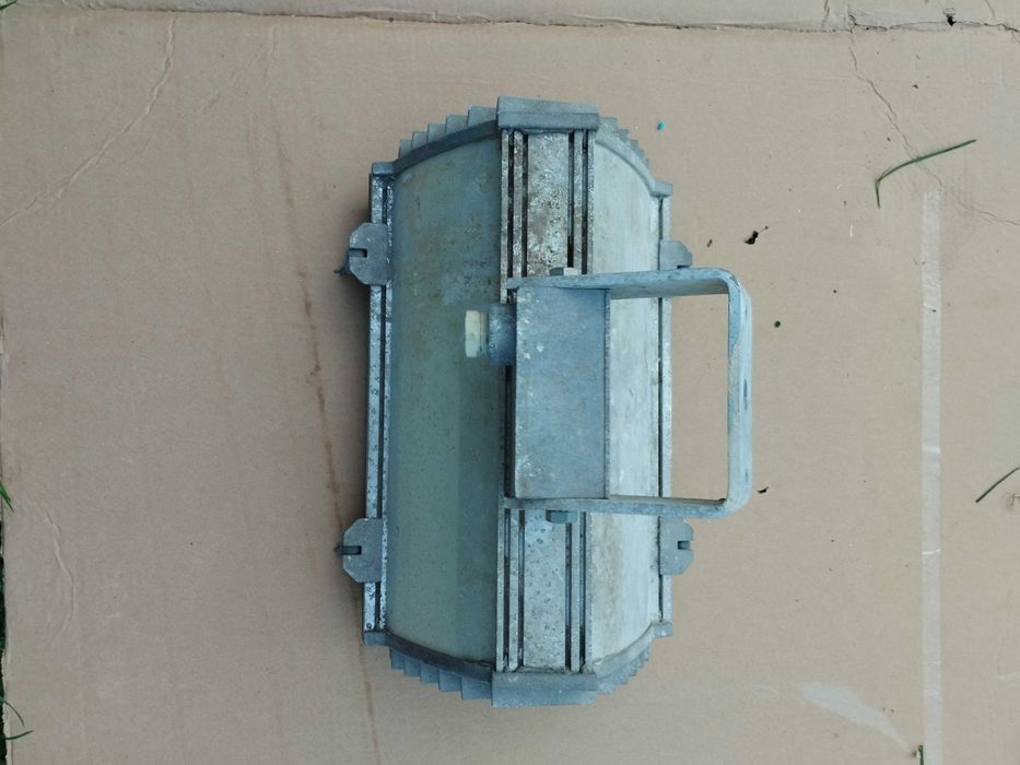 Halogen aluminiowy