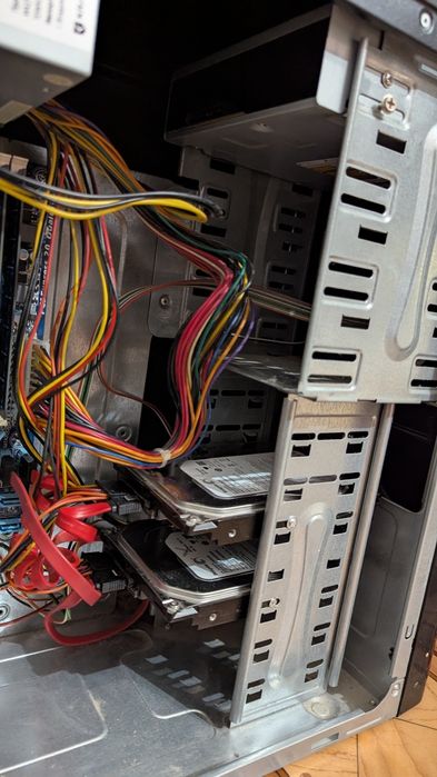 Системный блок + видеокарта. Intel Celeron G550, DDR3 8GB, 820GB HDD