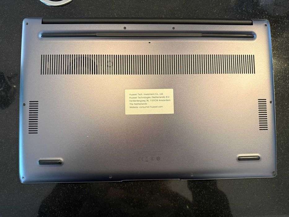 Huawei MateBook D15 AMD Ryzen 5 8GB RAM