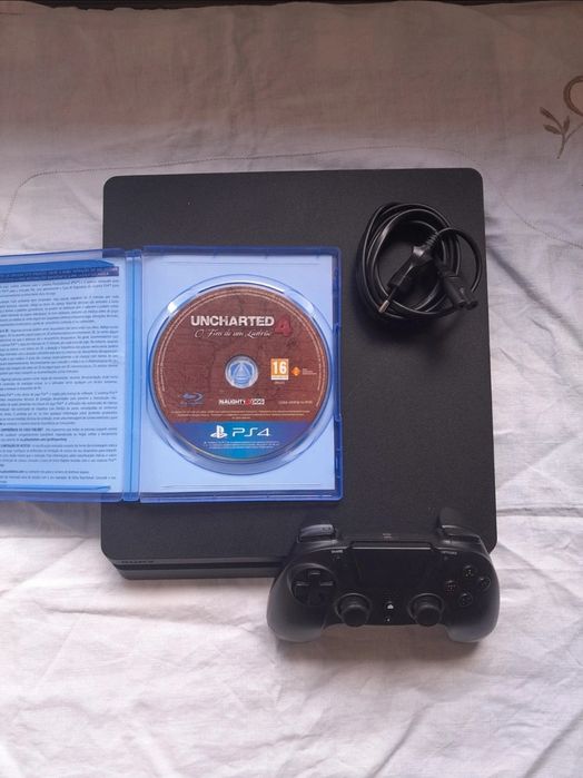 Playstation 4 slim