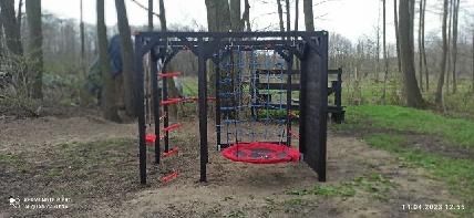 Malpi gaj scianka wspinaczkowa drazki hustawki bocianie gniazdo