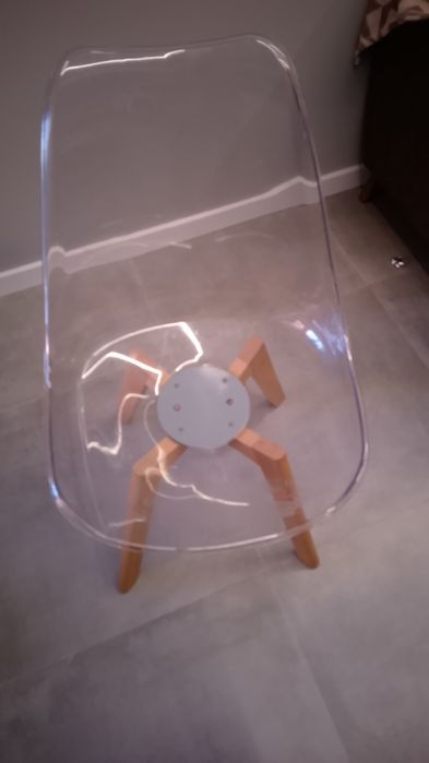 Vendo mesa com 4 cadeiras