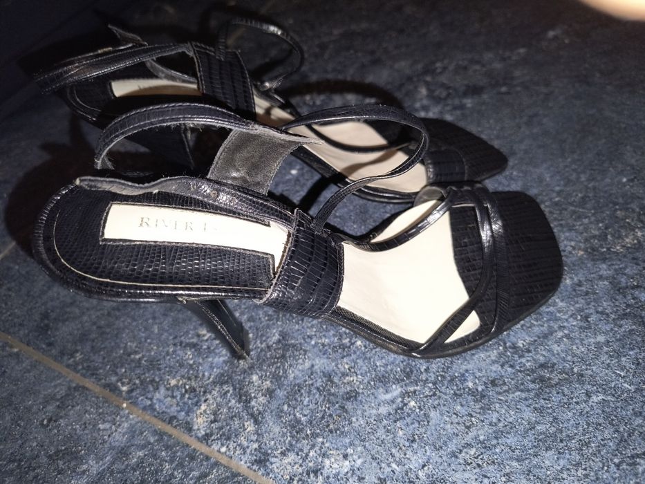 Szpilki River Island czarne