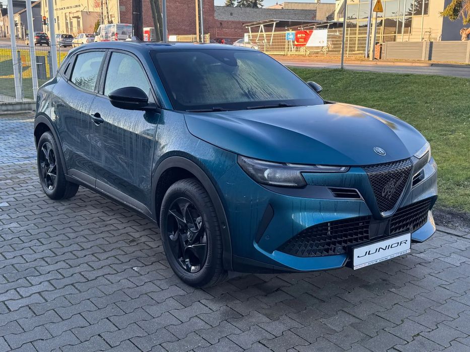 Alfa Romeo Junior Alfa Romeo Junior Ibrida Km Kw) Edct6 Mhev