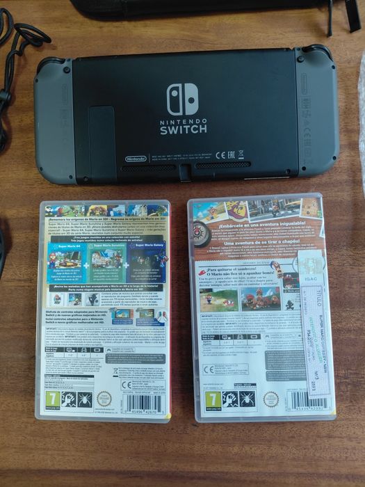 Nintendo Switch V1 Completa (Como Nova) + Super Mario 3D All-Stars + Super Mario Odyssey + Bolsa Oficial