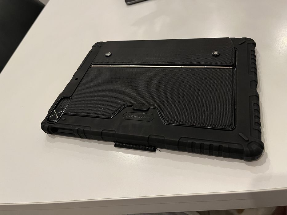 NILLKIN Etui Obudowa Klawiatura TouchPad do iPad 9/8/7 10.2