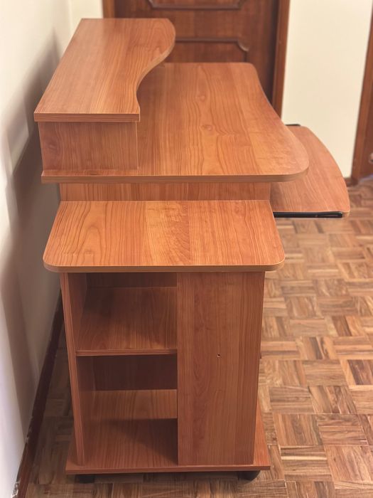 Secretária para computador