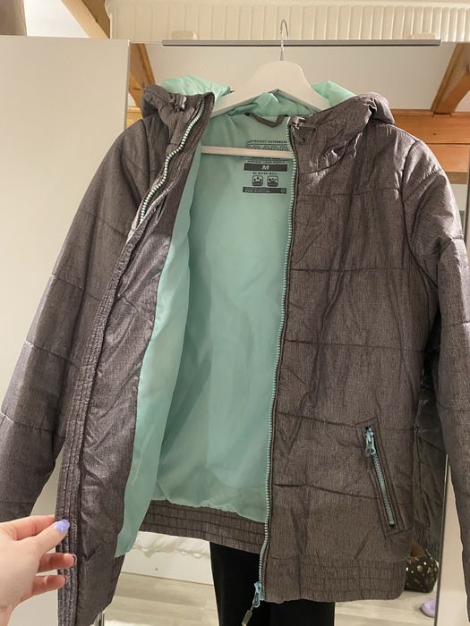 Lekka kurtka z kapturem