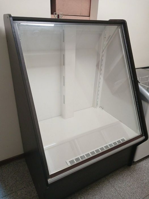 Витрина холодильник б/у как новая шкаф вітрина Умка