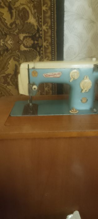 Продам швейную машинку  бу в рабочем состоянии.не пересылаю самовывозЧ