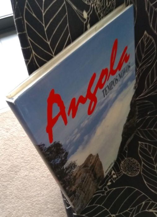 Livro “Angola Tempos Novos” – Junho de 1992