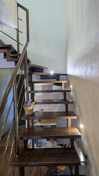 Продається двох'ярусна квартира - Винники, вул. Лисика