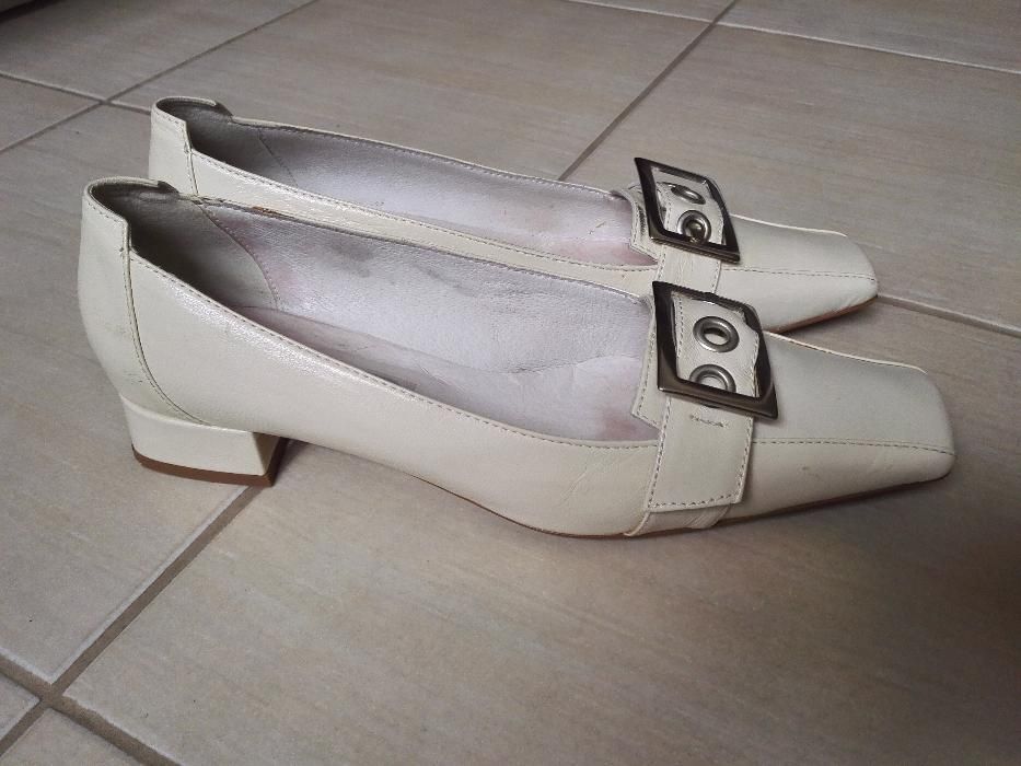 Eleganckie buty damskie INBLU r. 40 kolor kość słoniowa