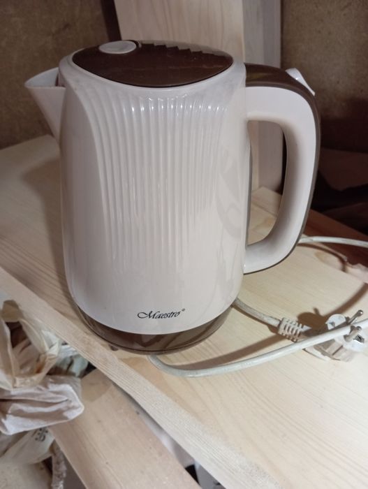 Чайник електричний.