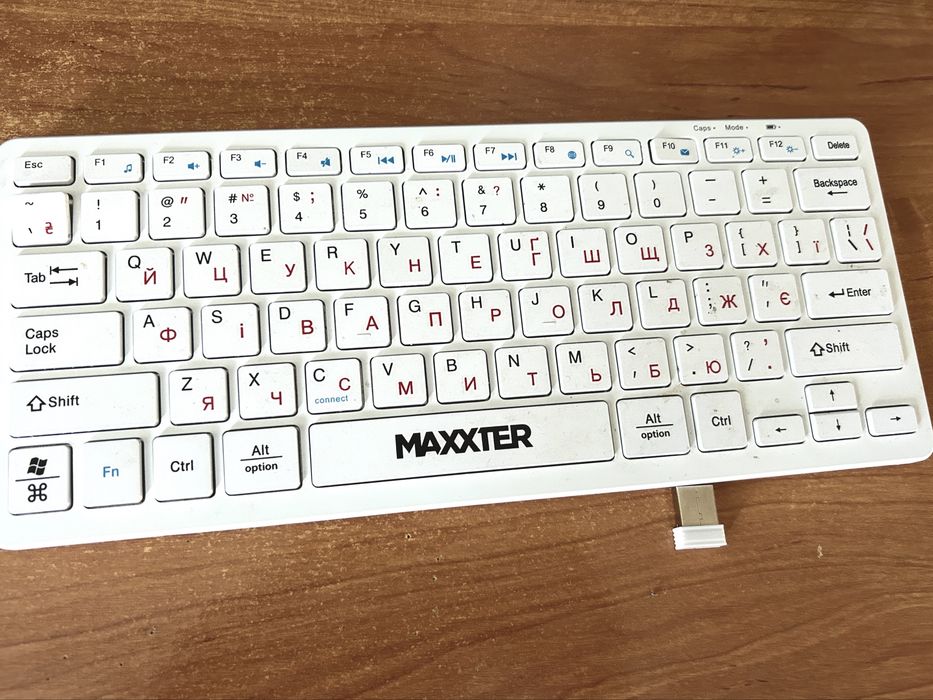 Продам різні кабелі + бездротова клавіатура Maxxter