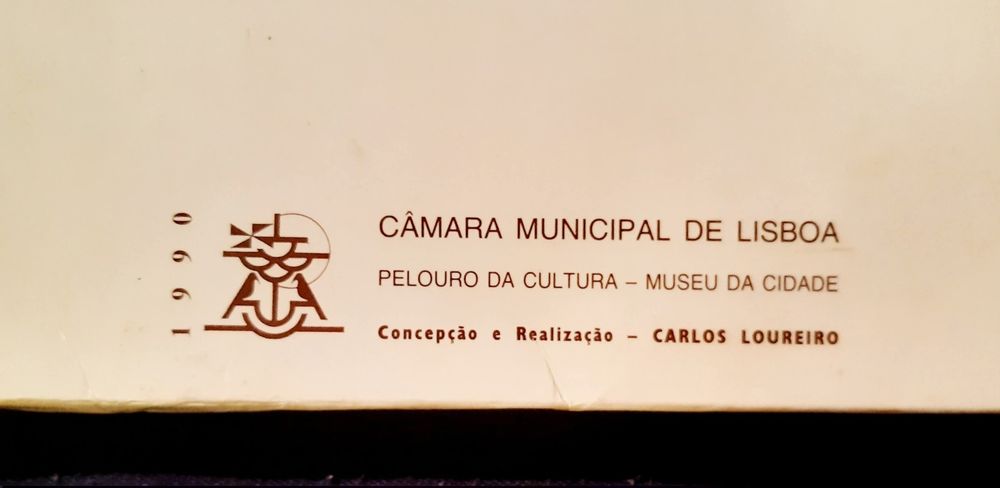 Maqueta de armar em cartão do Convento do Carmo em Lisboa 
Edição limitada (esgotada) Museu da Cidade - CMLisboa
18€