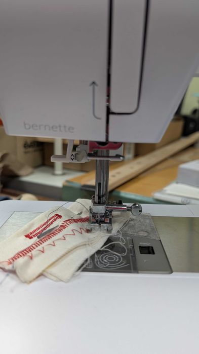 Швейна машина Bernette b05 Crafter