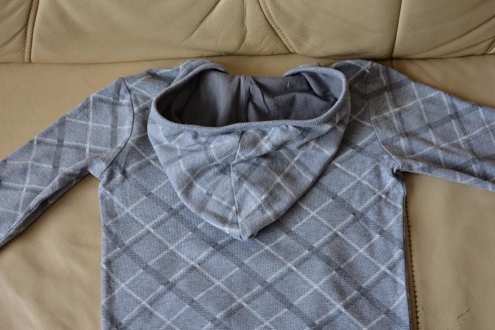 bluzka C&A, rozmiar 134/140, bluzeczka, dres, bluza dresowa sweter