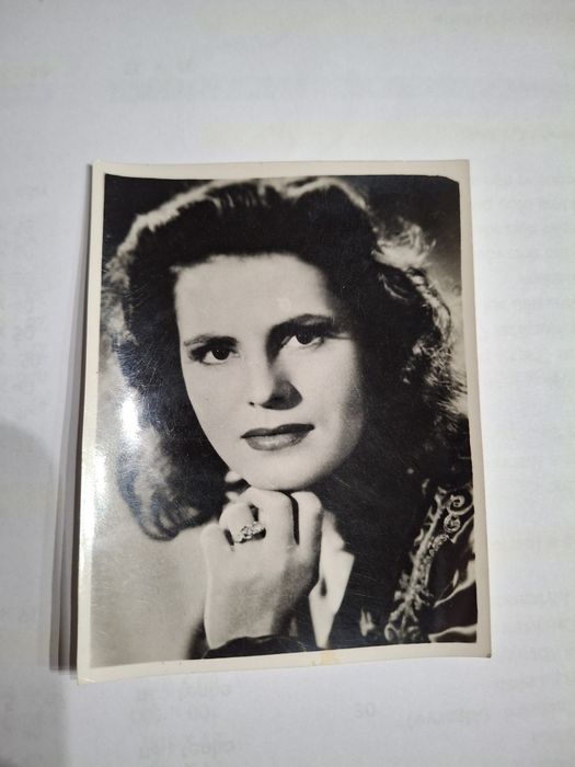 Fotografia muito antiga Amalia Rodrigues  fado
