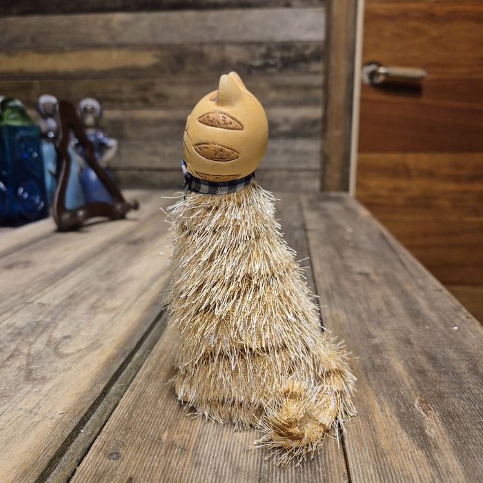 Ceramiczny kot dlugowłosy :)