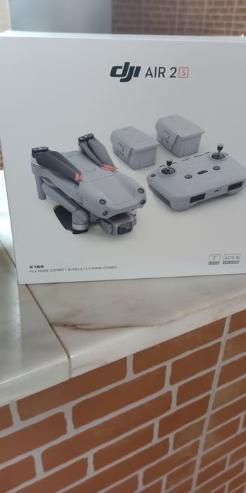 DJI Air 2S - Fly more combo - 4 baterias