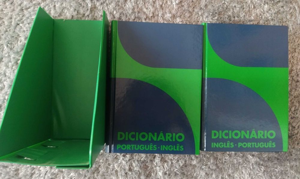 Dicionários Português-Inglês e Inglês-Português 1992