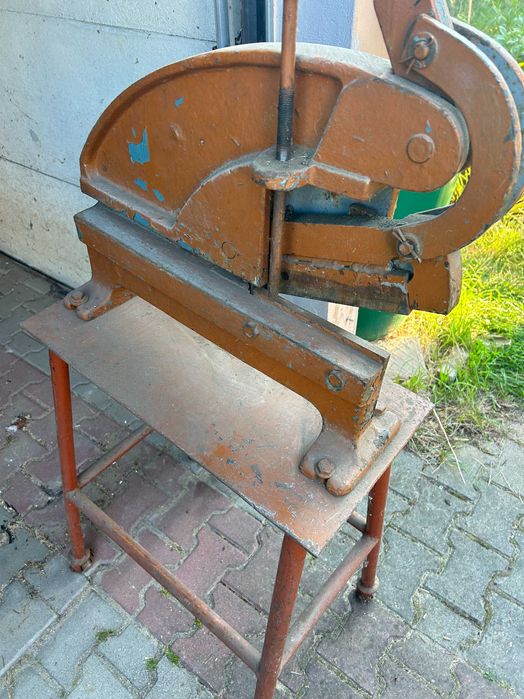 Gilotyna, nożyce do blachy