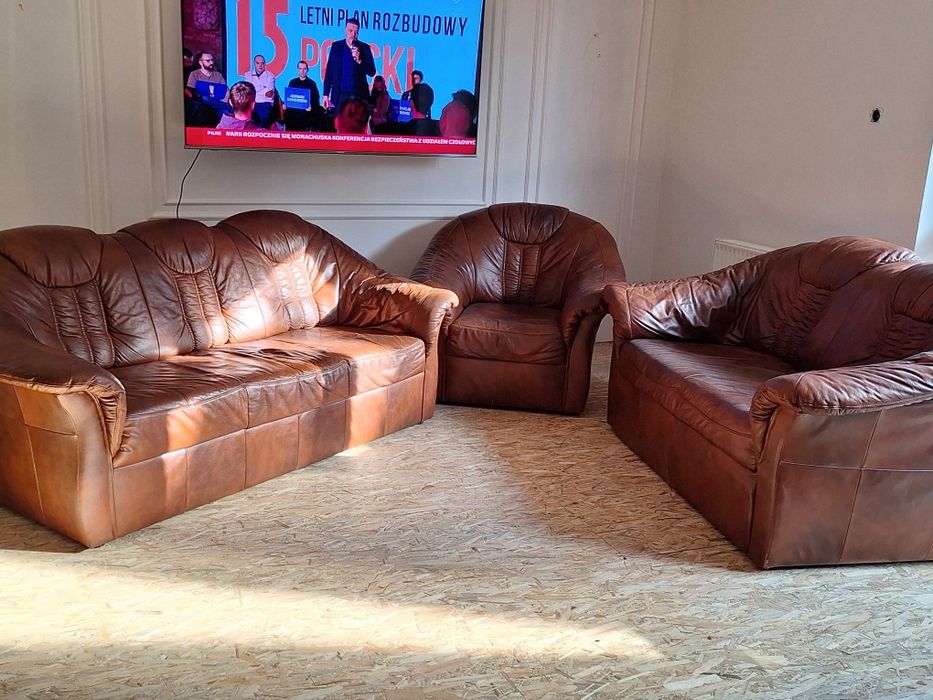 Zestaw mebli skórzanych dwie sofy i fotel