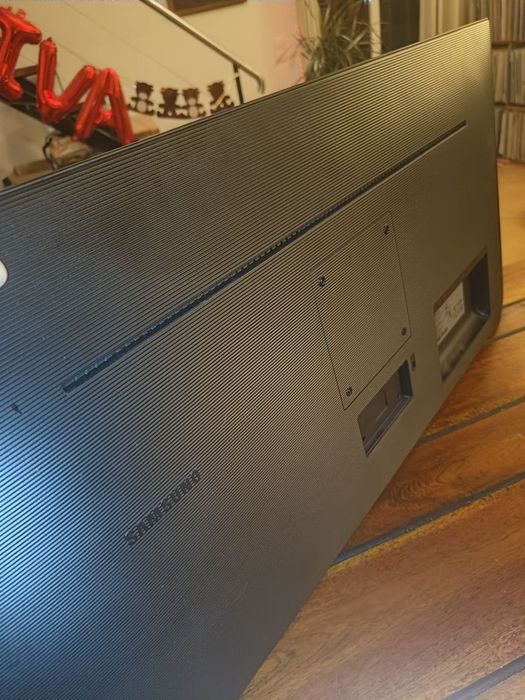 ЗаголовSamsung ViewFinity S5 34” UltraWide WQHD 100Hz – Excelente Estado