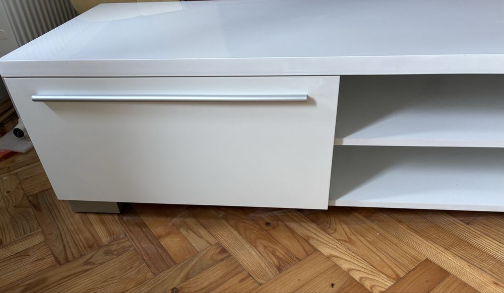 Szafka rtv jysk bialy polysk
