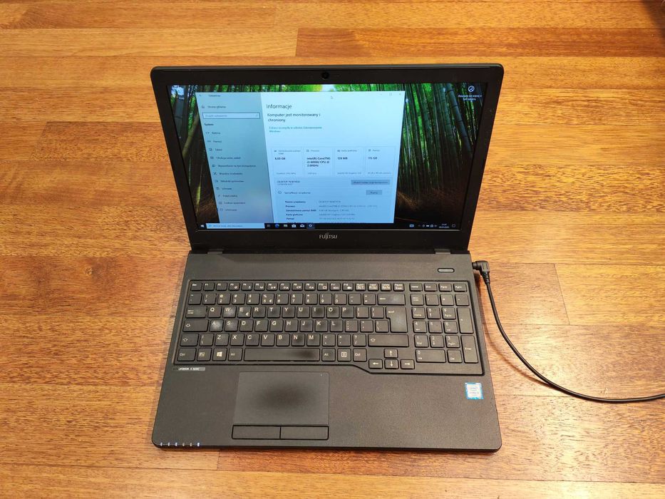 Laptop Fujitsu Lifebook A357, Intel Core i3-6006U; 8GB RAM, SSD