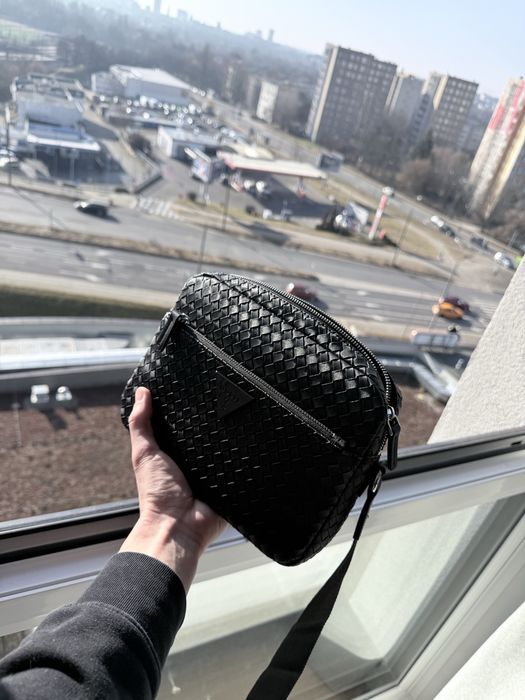 Stylowa torebka na ramię Guess –idealny stan