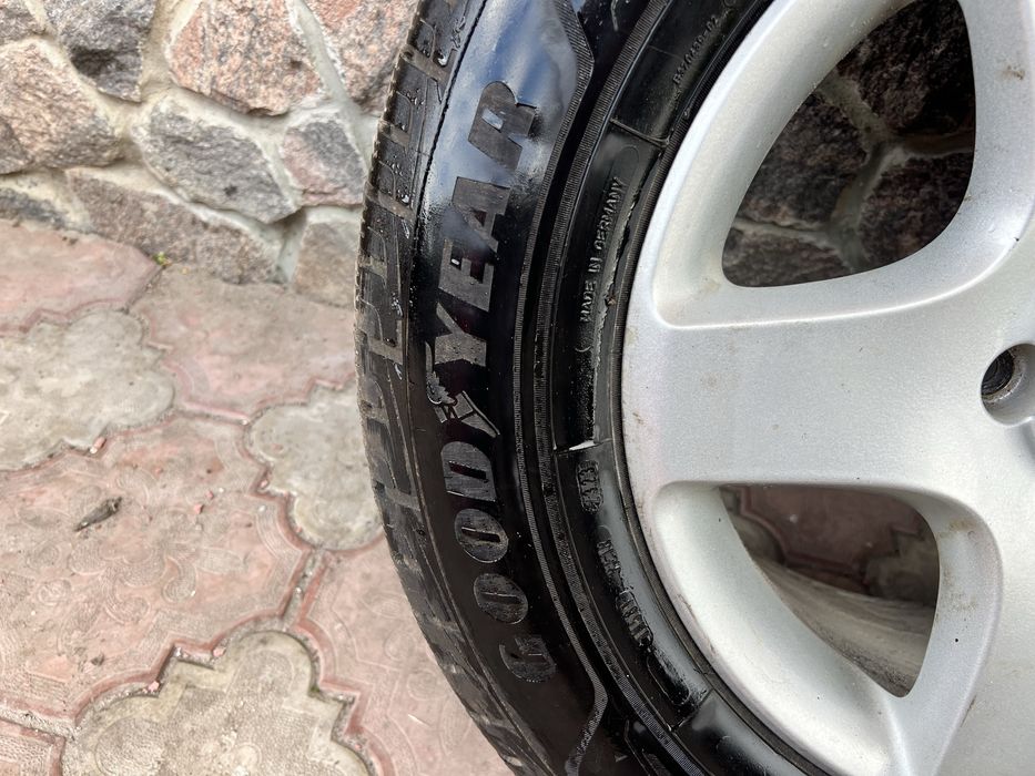Продам зимню резину з дисками R17